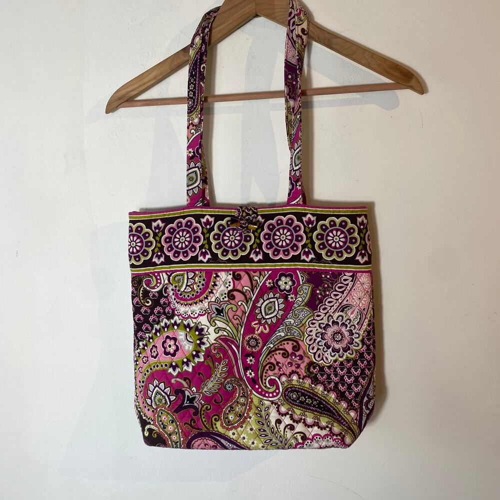 Vera Bradley Very Berry Paisley Tote Bag‎ Toggle Closure Inside Pockets EUC